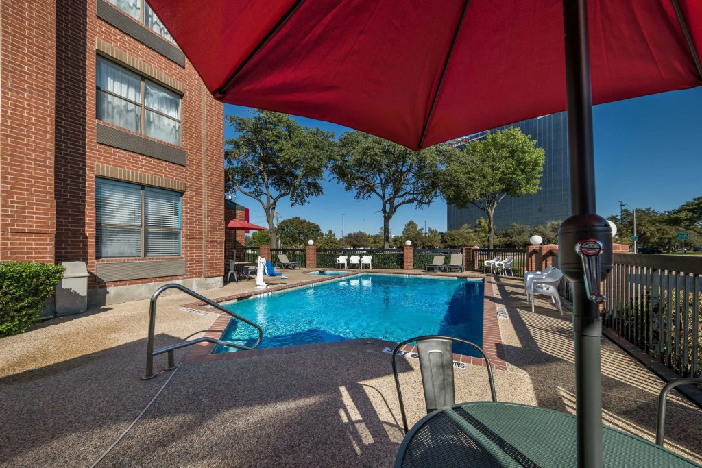 Comfort Suites Plano East - Richardson