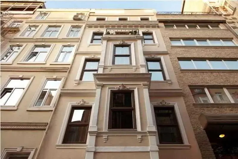 Lush Houses Mis Street