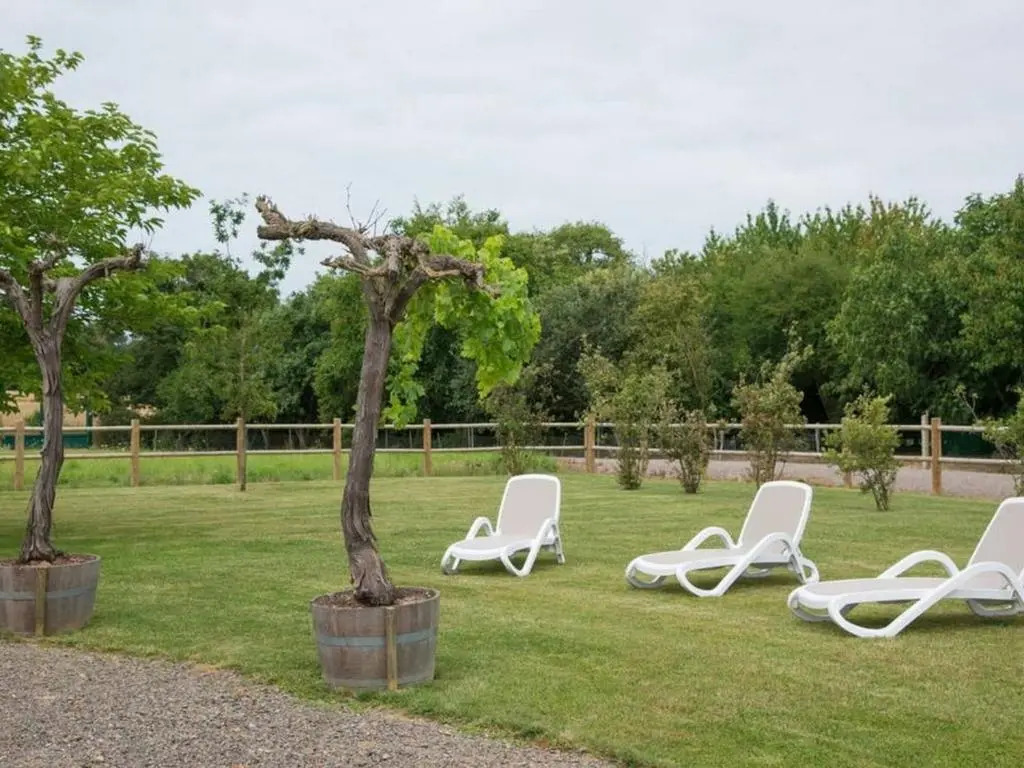 Maison rénovée avec grand jardin, proche des Sables-dOlonne, 4 chambres, terrasse et Wifi - FR-1-426-187