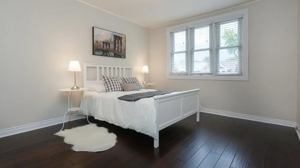 Applewood Suites - 4 BDRM Danforth House