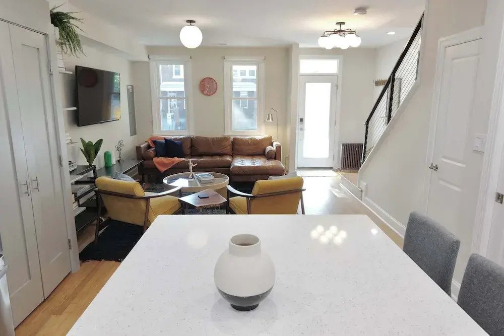 Stadium Armory Stay - 3 Bedroom