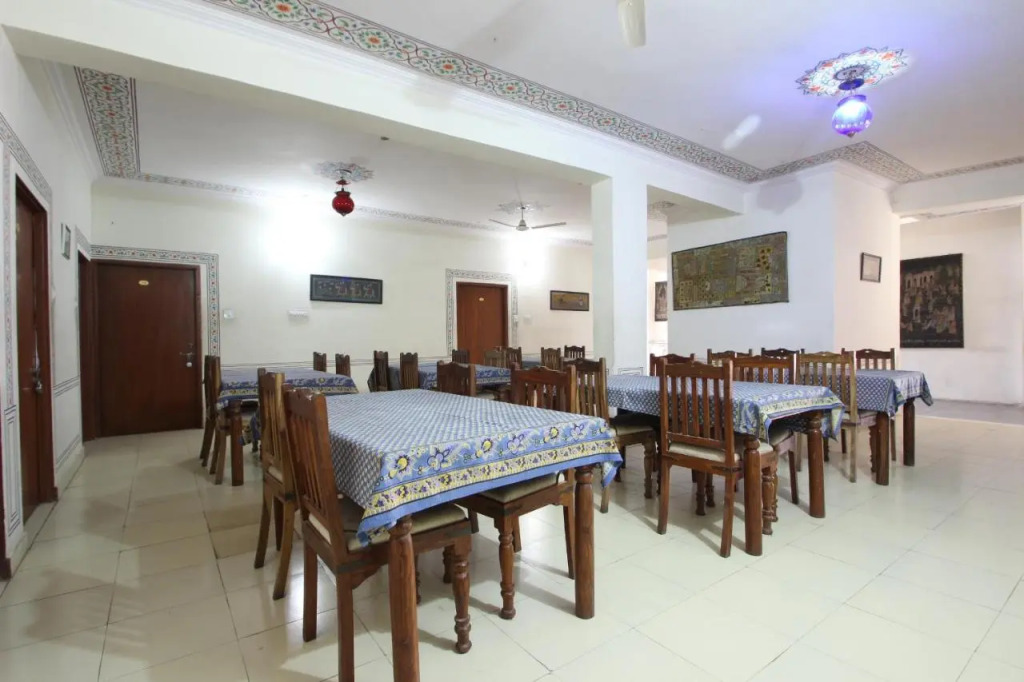 Hotel Raghuraj Palace