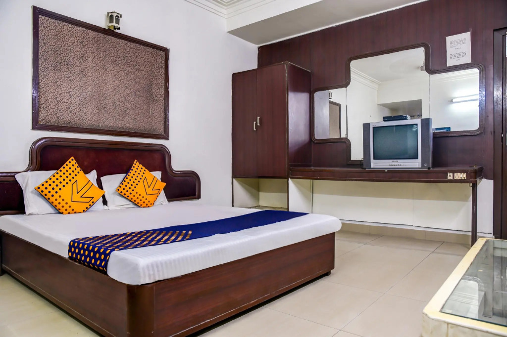 SPOT ON 75385 Hotel Richa