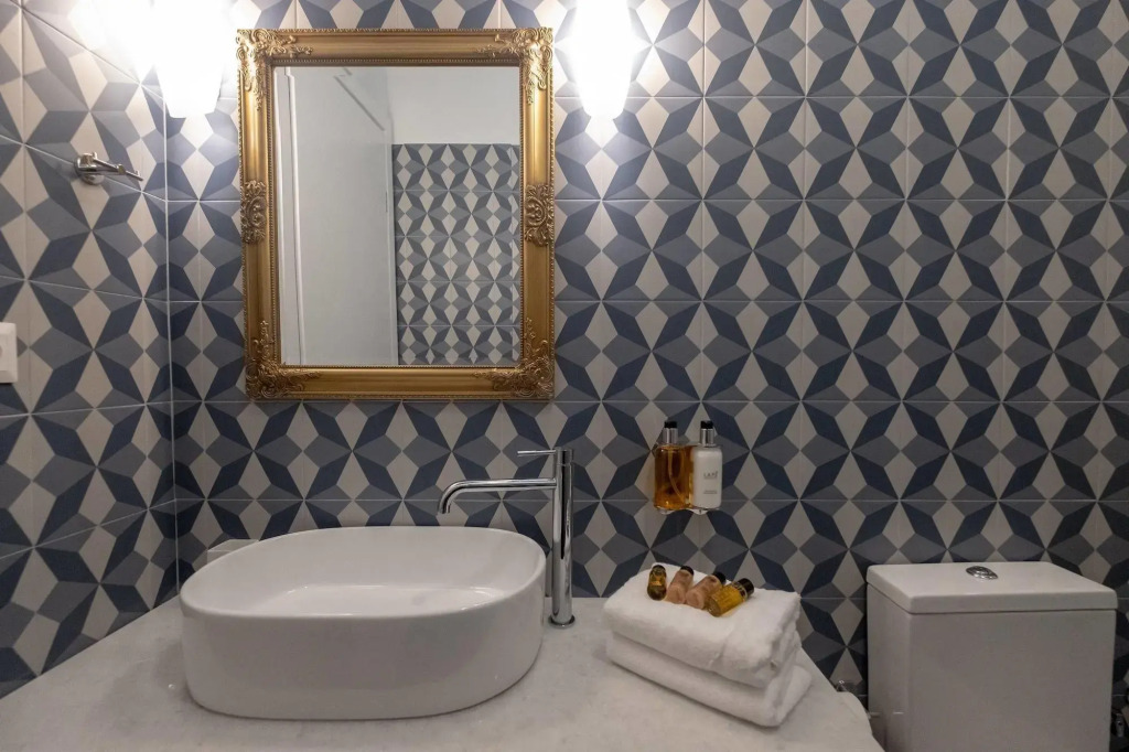ATHENIAN YARD SUITES