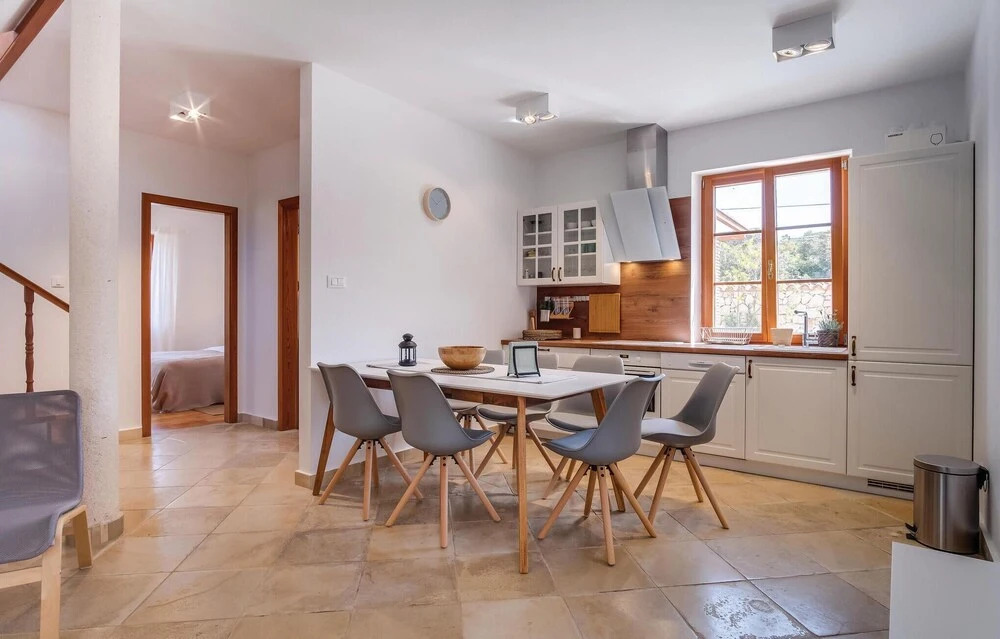 Stunning Home in Sveti Jakov With Sauna, Wifi and 3 Bedrooms