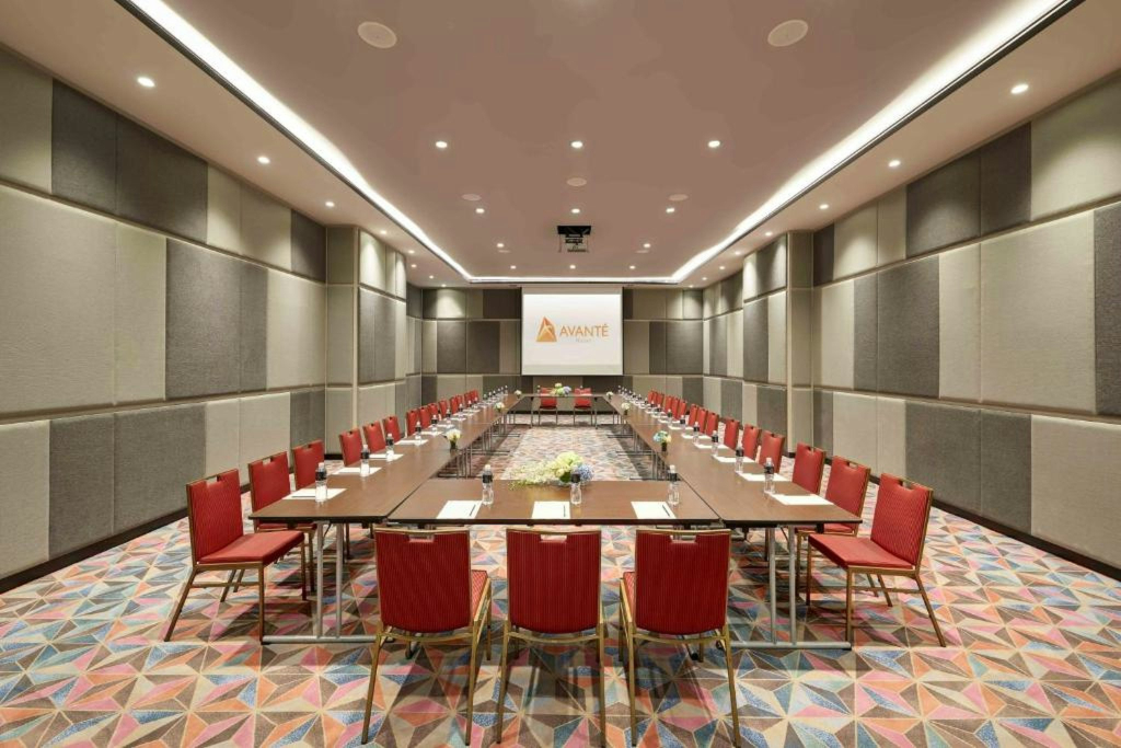M World Hotel