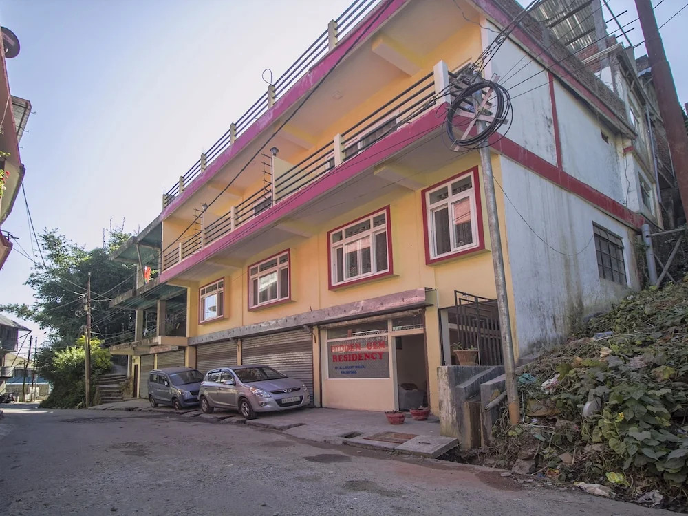 OYO 23353 Hidden Gem Residency