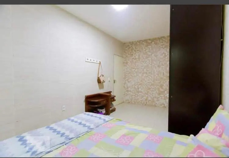 Caso com piscina, há 900 metros do Iguatemi shopping