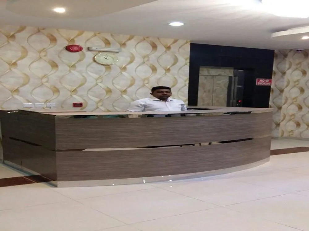 Dana Plaza 1