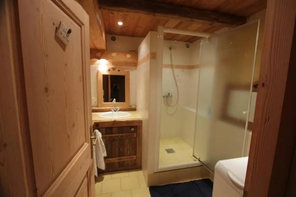appartement cozy dans chalet 6 pers voiture 4 roues motrice a dispo