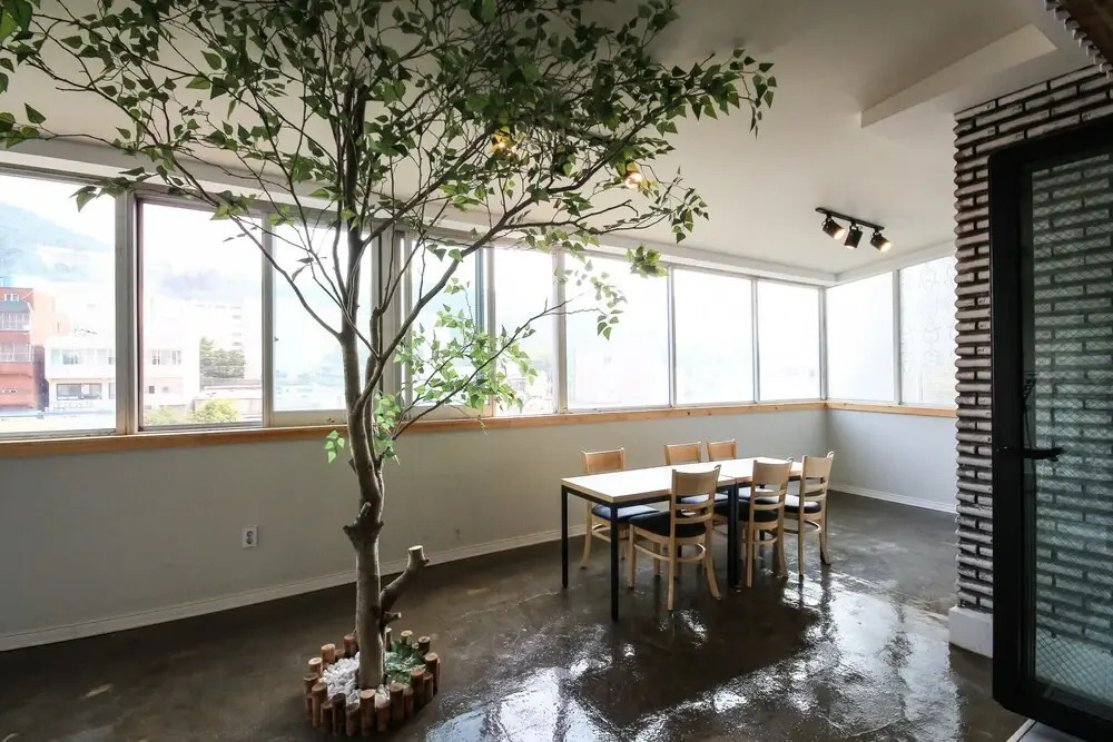 Yeosu Party Motel and Guest House