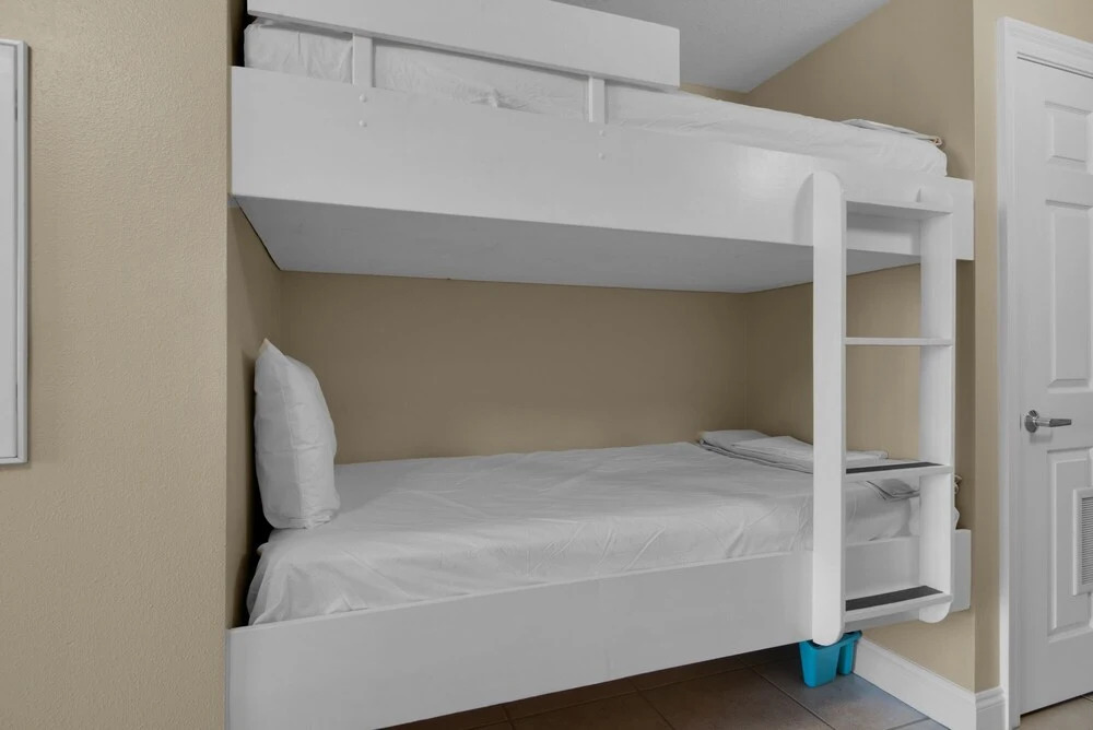 Calypso Resort 1605E Condo