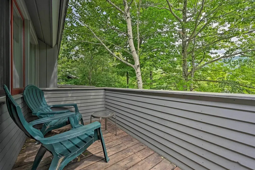 Village of Loon Mtn Condo with Fireplace and Balcony!