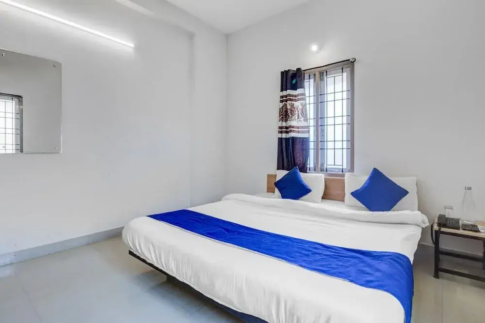 Silverkey Pallikaranai By OYO Rooms