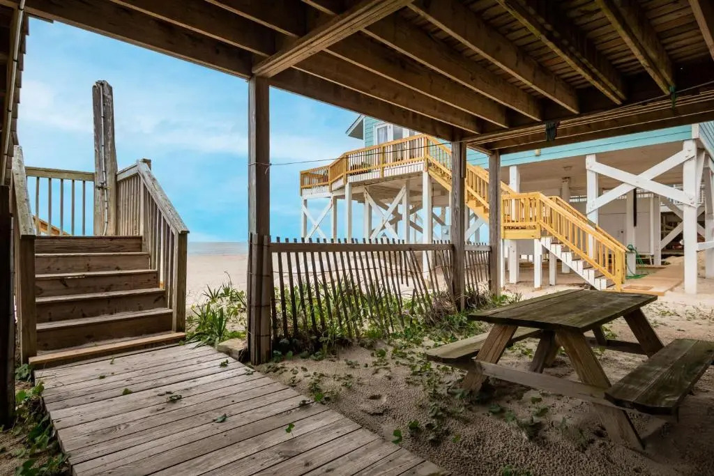 Victorias Seacret by Oak Island Accommodations