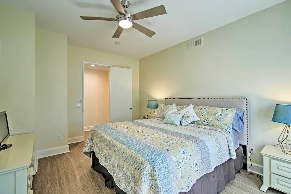 Cathedral City Condo on Golf Course w/ Patio!