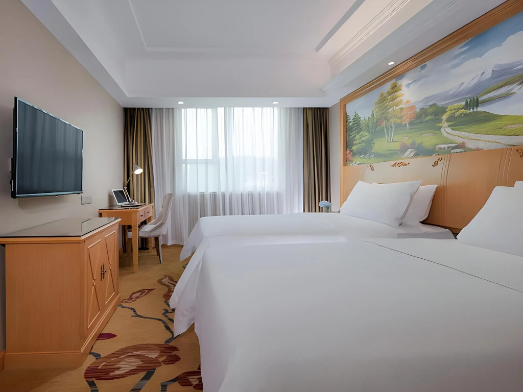 Vienna Hotel (Guangzhou Xintang Shacun Metro Station)