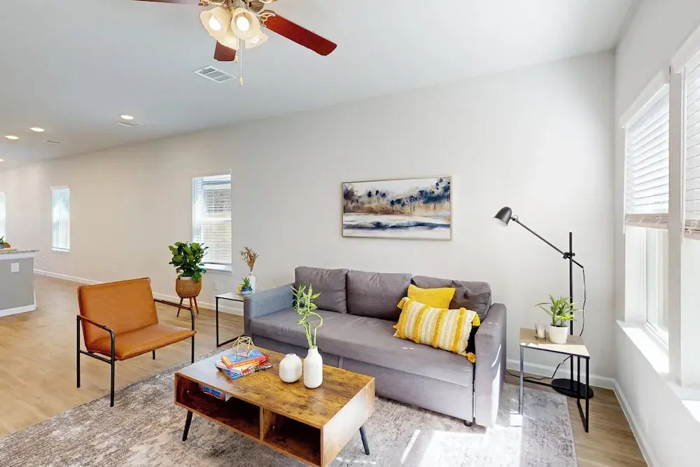 Patio Dining & Yard: Porter Escape, 3 Mi to Golf