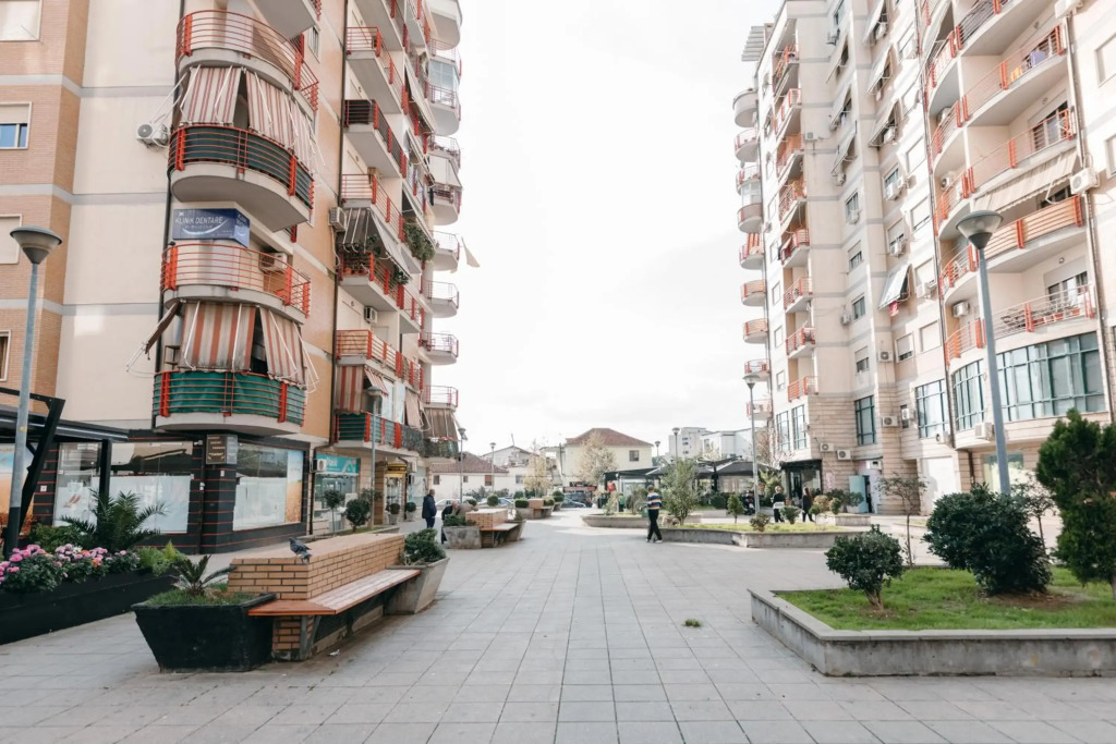 Rs place 1-bedroom apartment with free parking