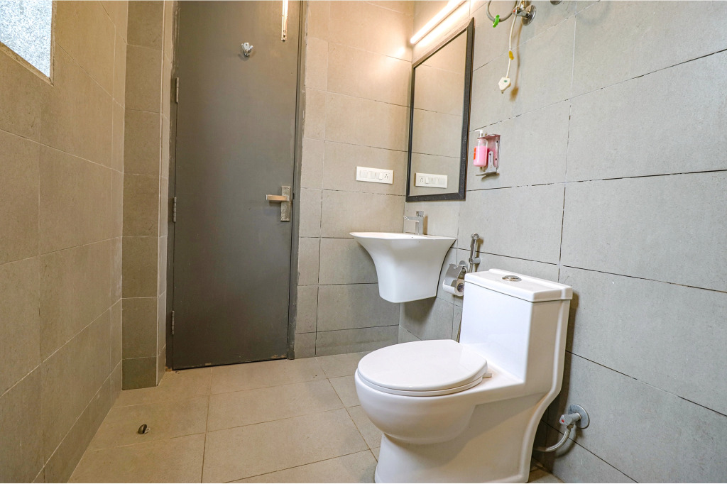 FabHotel Destiny Inn - Nr Medanta Hospital