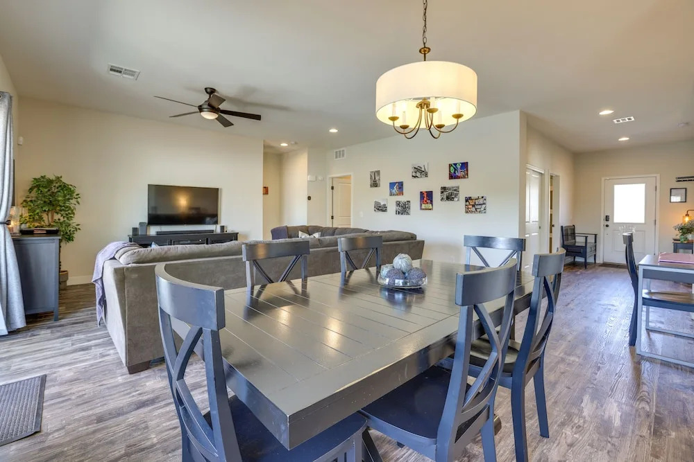 Updated Las Vegas House: Patio & Solar Heated Pool
