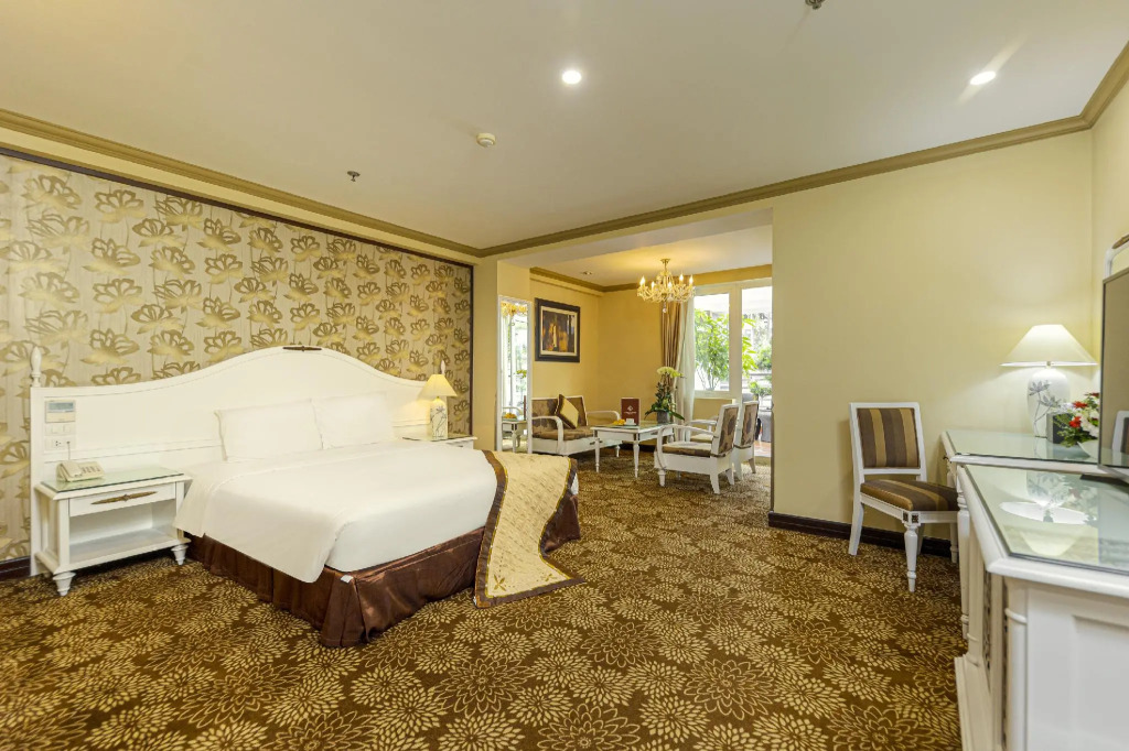 Chalcedony Grand Hotel