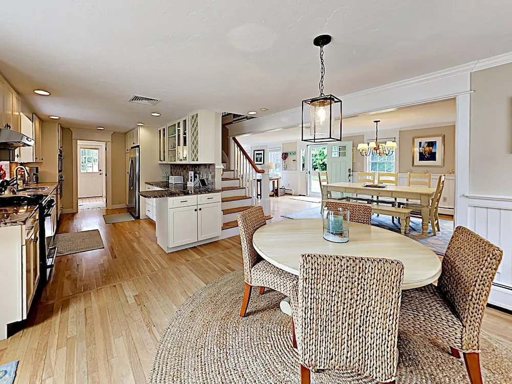 Designer Beach ; Steps To Ocean 3 Bedroom Home