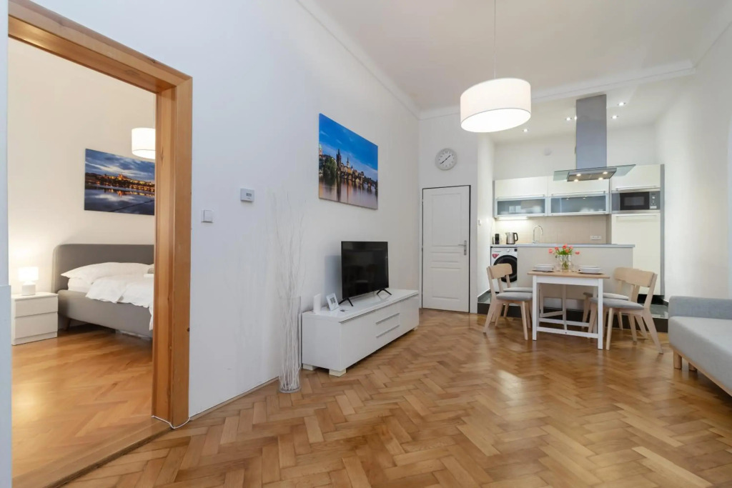 Exclusive Old Town Suites with City Views & AC by EasyBNB Premium