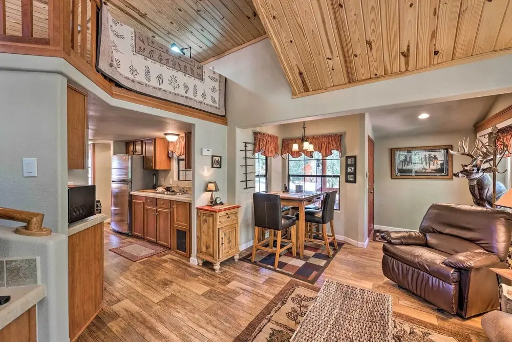 Gateway to Sunrise Resort! Show Low Cabin w/ Deck