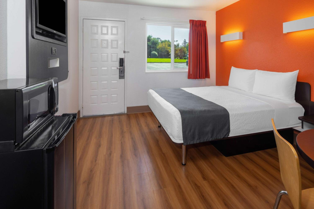 Motel 6 -Carpinteria, CA - Santa Barbara - South