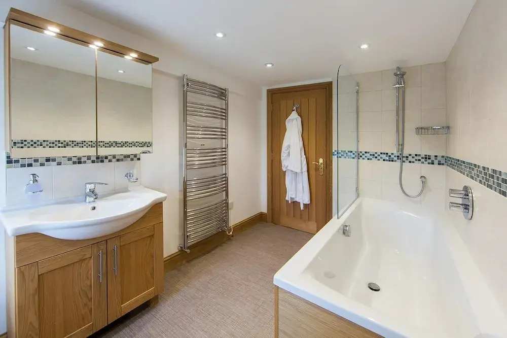 Stunningviews-privacy-hiking-sleeps8-wifi