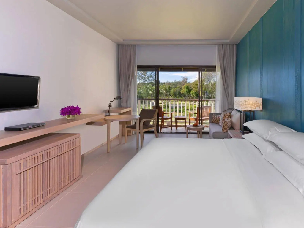 Отель Dusit Thani Krabi Beach Resort