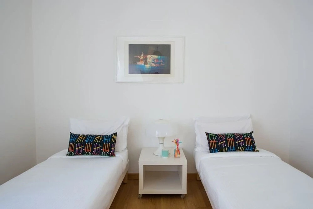 Bright and Colorful Flat Very Close to the Metro