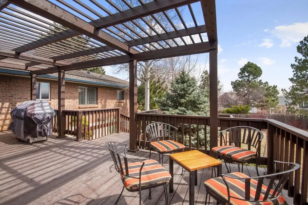 Relaxing Escape Complete With Home Theater and BBQ