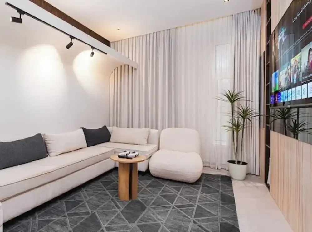 Luxurious 2-br Flat With Relaxation Space lll