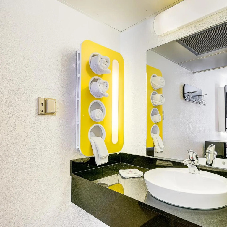 Park Inn by Radisson, Thornton