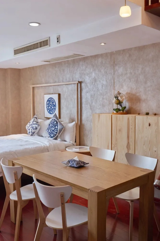 Summer Flower Apartment
