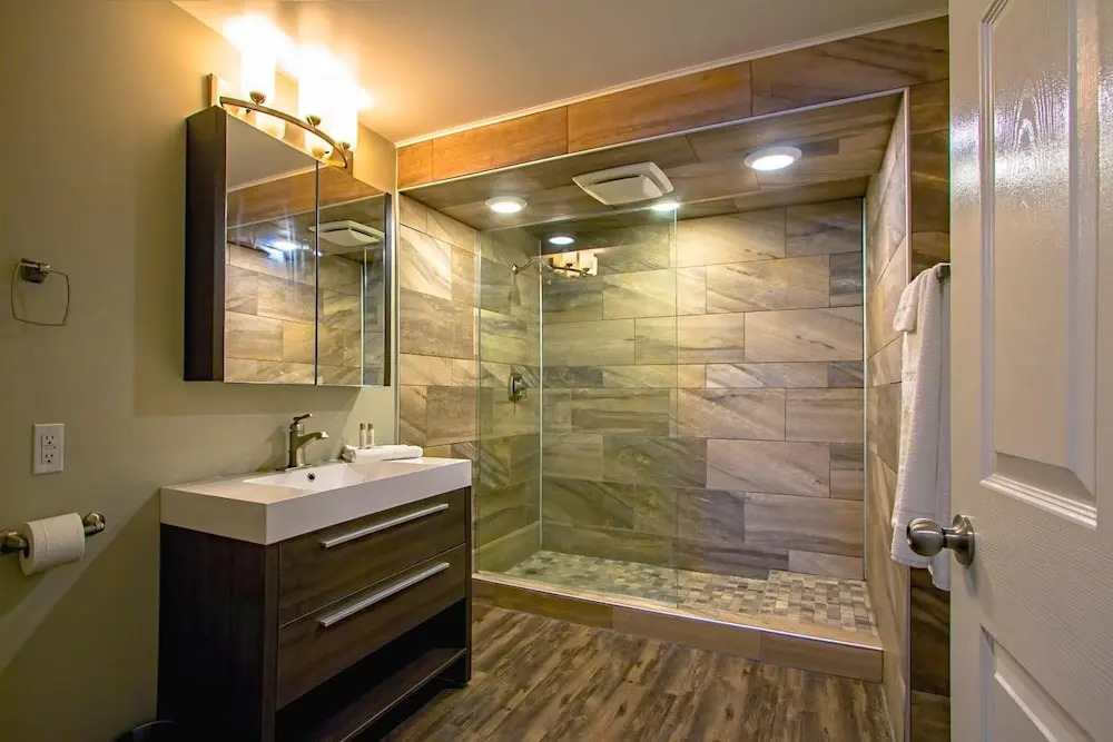 Howey Bay Motel