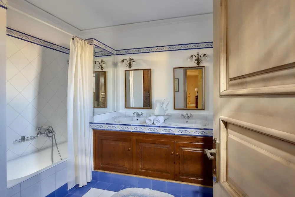 Castello Villa Daphnes - Private Pool & Whirlpool