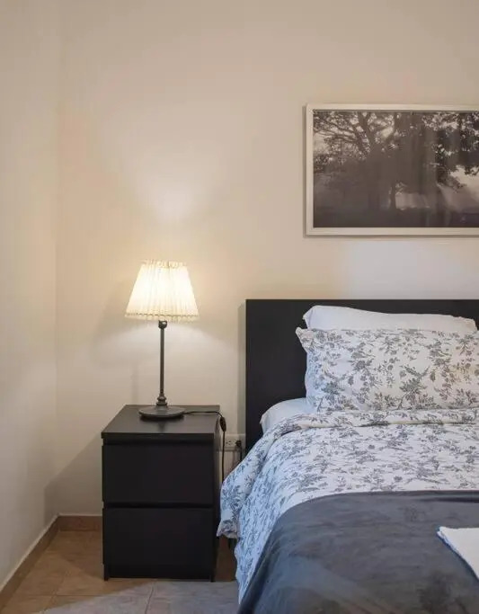 Escape Apartmemt Steps to Downtown Center Mall in Mirador Norte