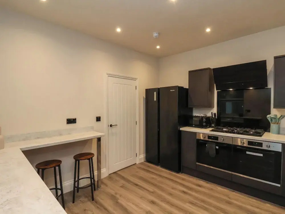 23 Trafalgar Square