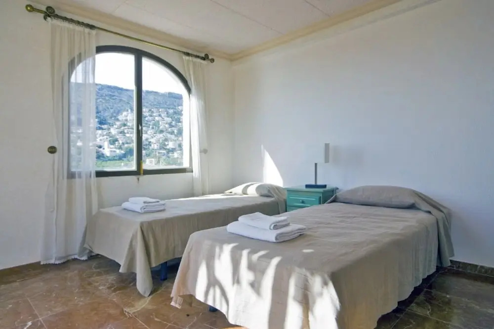 Villa - 4 Bedrooms with Pool and WiFi - 104982