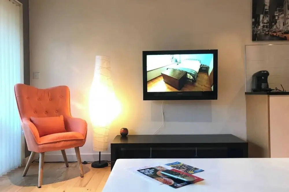 Apartment-sleeps4-balcony-parking-petsok