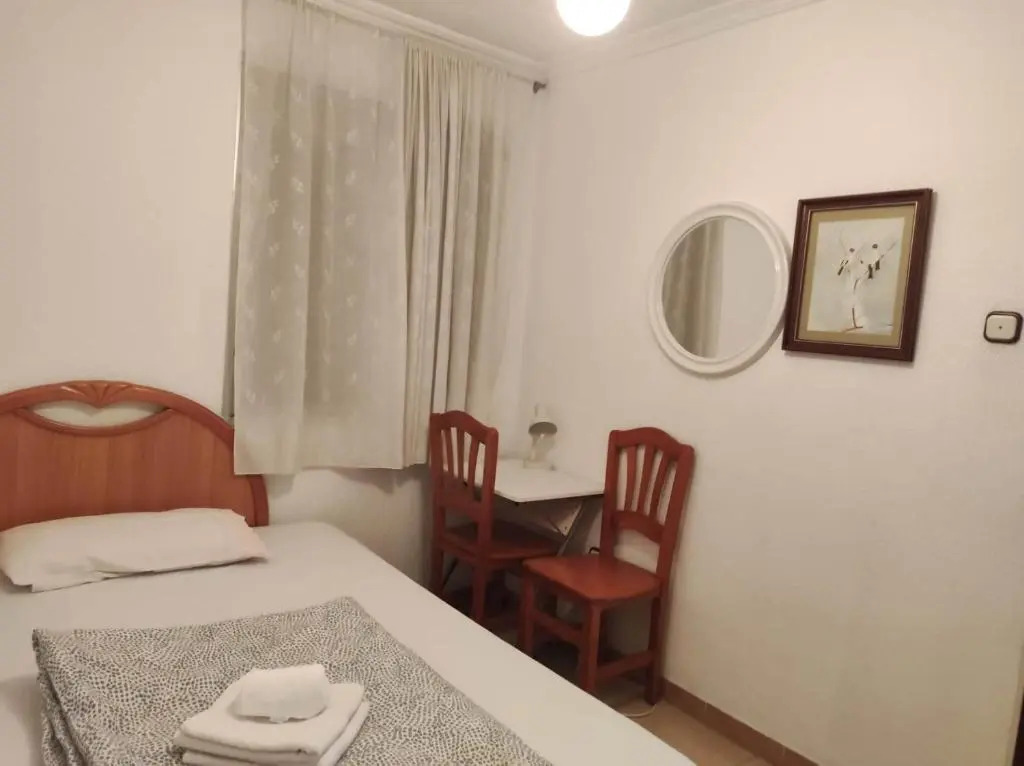 30-1- Комната в квартире для 1 до 2 человек, Alicante