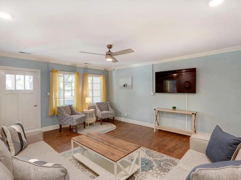 Sundial Inn Unit 1