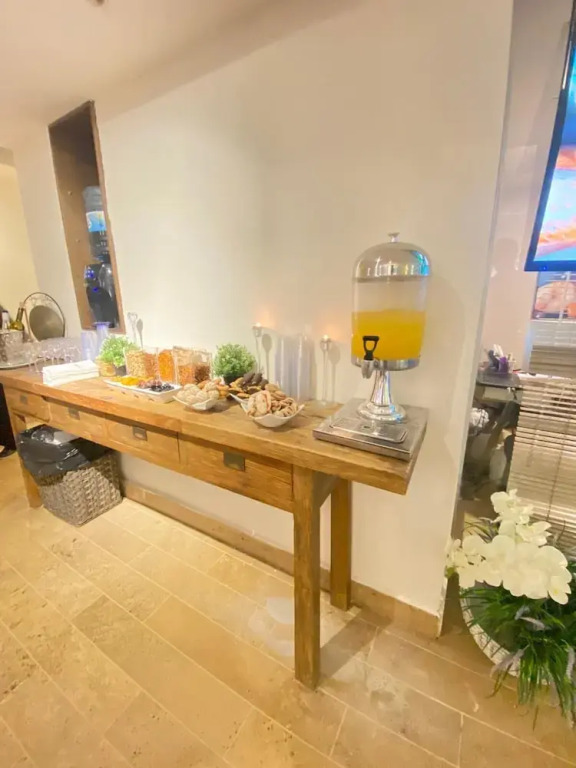 Neve David Hotel
