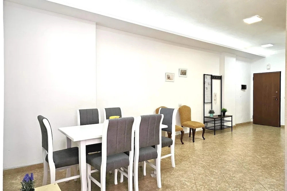 Two Bedroom Apartment With Sea View-021