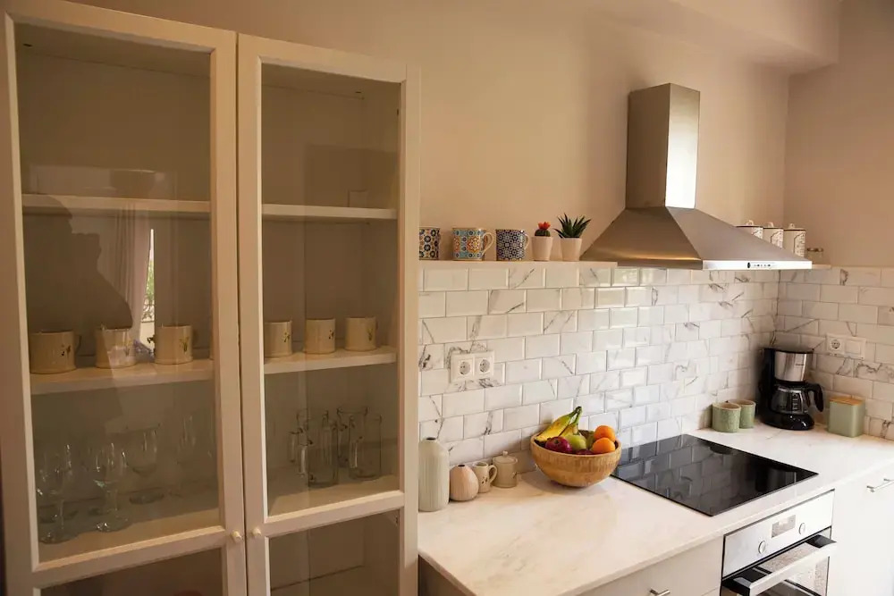 Contemporary Athenian Escape GHH