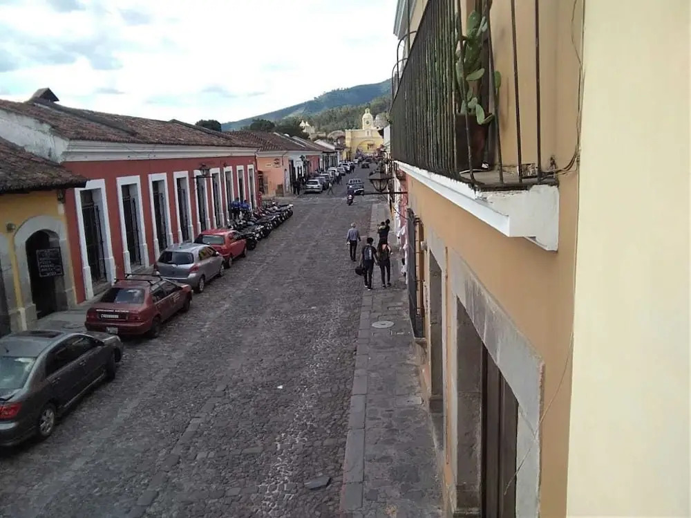 Casa Del Arco Antigua