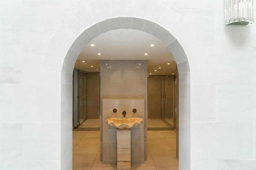 Cour des Loges Lyon, A Radisson Collection Hotel